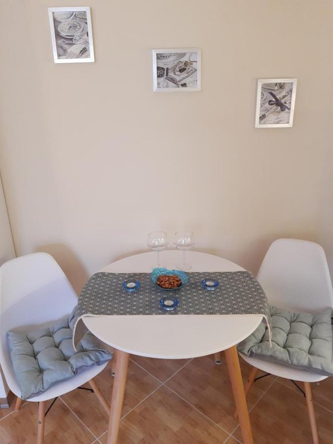 Elen Apartment - Adults Only Орікум Екстер'єр фото