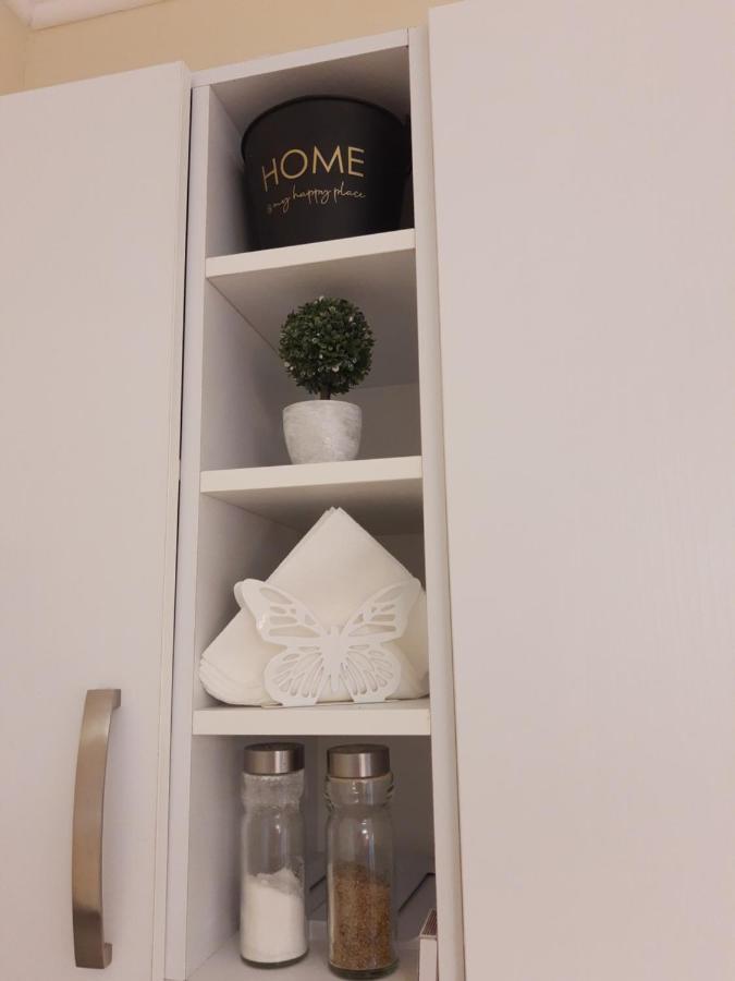 Elen Apartment - Adults Only Орікум Екстер'єр фото