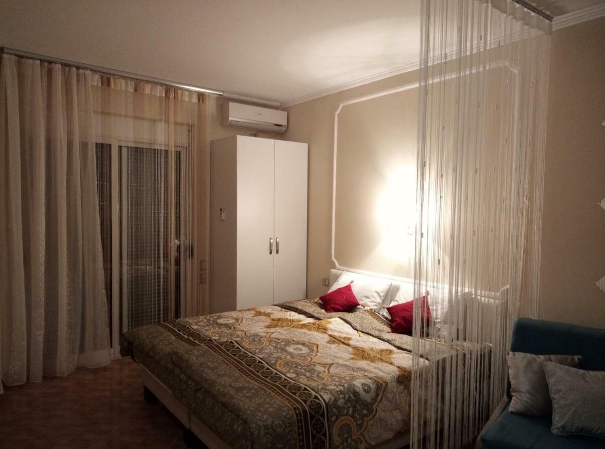 Elen Apartment - Adults Only Орікум Екстер'єр фото